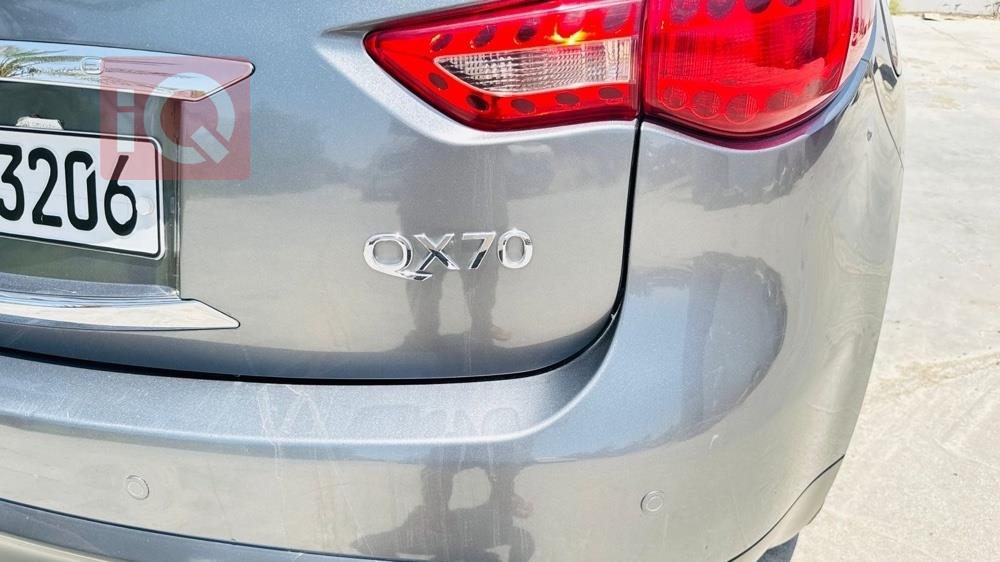 إنفينيتي QX70